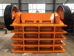 350x1500細顎式破碎機